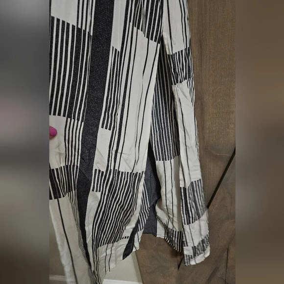 CLUB MONACO 100% Silk Geometric Stripe Print Maxi Dress In White/black. Size 0 - Picture 10 of 10